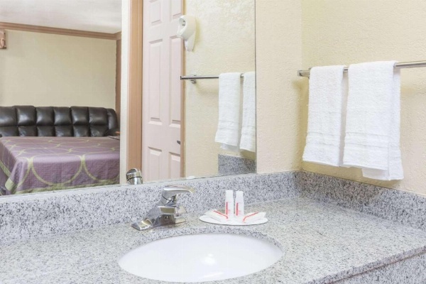 Super 8 de Wyndham Azusa image 12