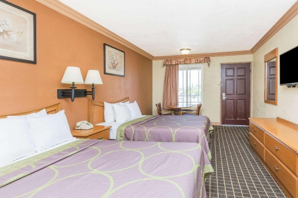 Super 8 by Wyndham Azusa Main image