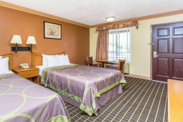 Super 8 de Wyndham Azusa image 8